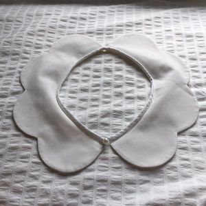 Vintage scallop collar piece, add to any outfit!